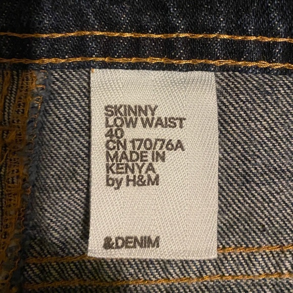 🔥New size 10 skinny low waisted jean shorts by H&M - Picture 5 of 8